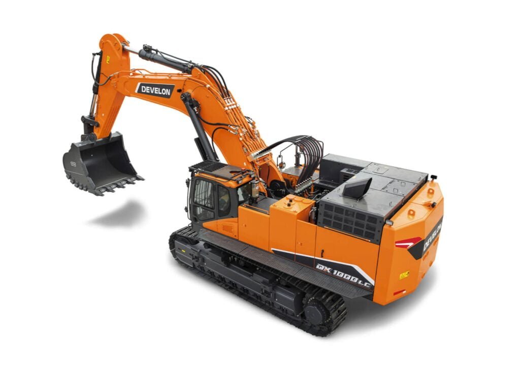 zdjęcie przedstawia Koparkę gąsienicową Develon DX1000LC-7