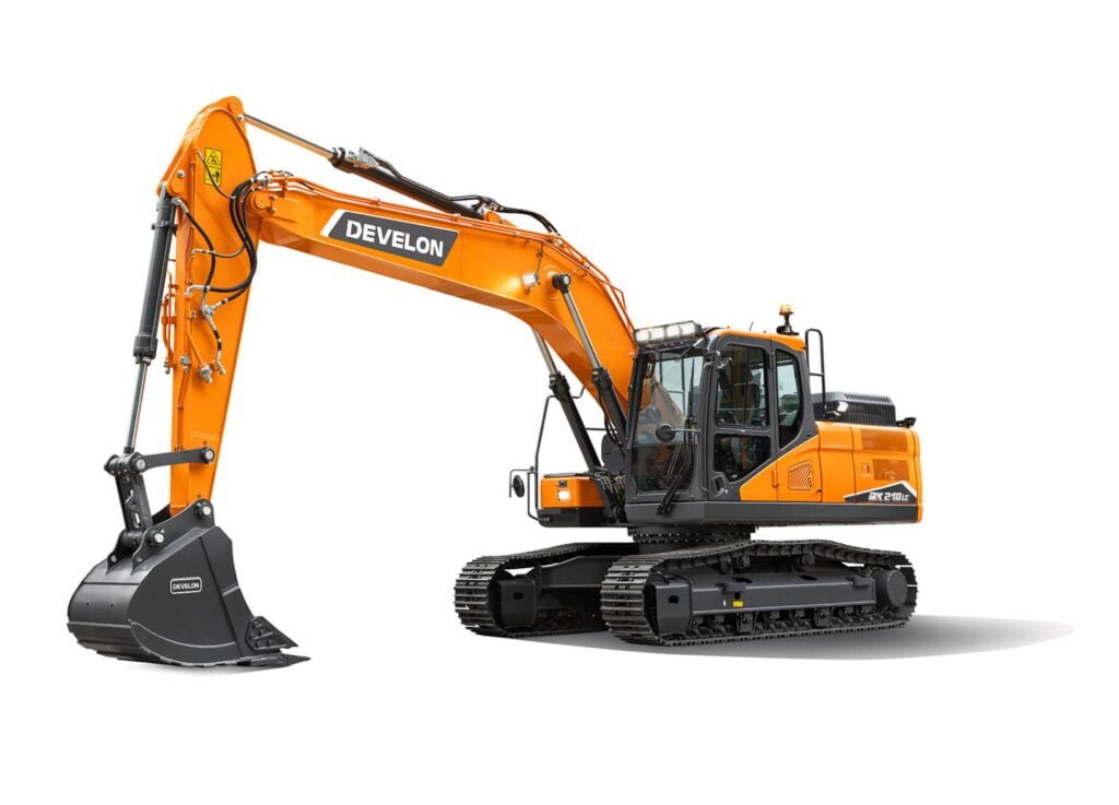 zdjęcie przedstawia Koparka gąsienicowa Develon DX210-7 o masie roboczej 21,9 ton