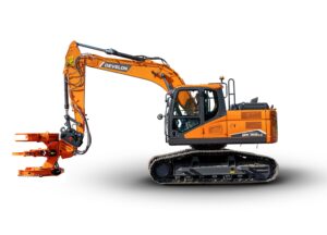 Koparka gąsienicowa Develon DX160HT-7 o masie roboczej 17 ton