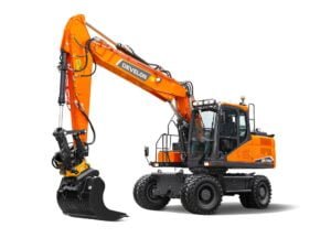 Zdjęcie przedstawia Koparka kołowa Develon DX170W-7 od Grausch & Grausch Sp. z o.o