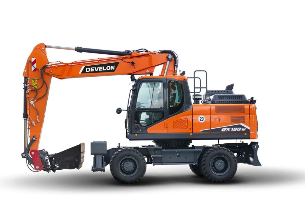 zdjęcie przedstawia Koparkę kołową Develon DX190W-7 od Grausch & Grausch Sp. z o.o