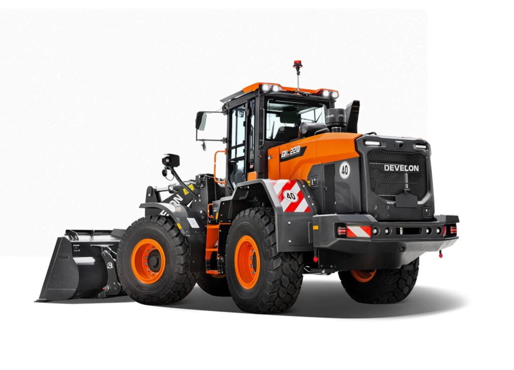 zdjęcie przedstawia Ładowarka kołowa Develon DL220-7