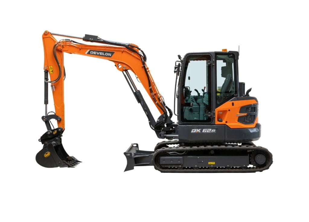 Minikoparka gąsienicowa Develon DX62R-7 o masie roboczej 6,2 ton.