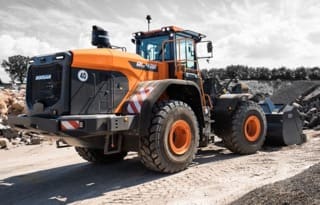 Sprzedaż nowych maszyn budowlanych