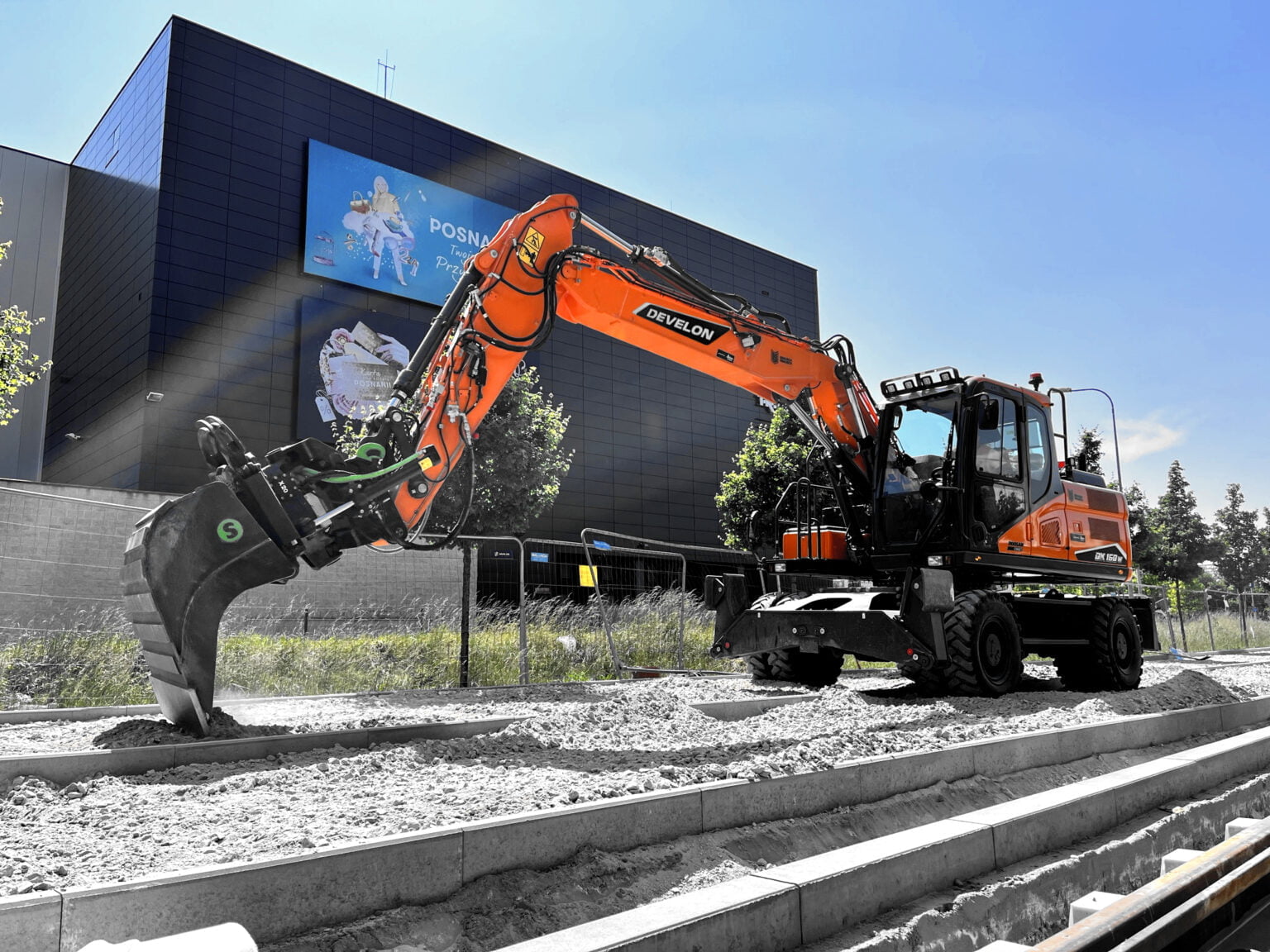 Koparka kołowa Develon DX160W-7,DX160W