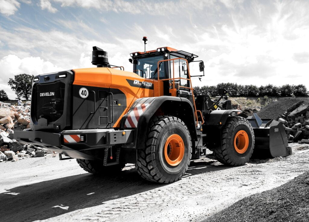 ładowarka kołowa marki develon