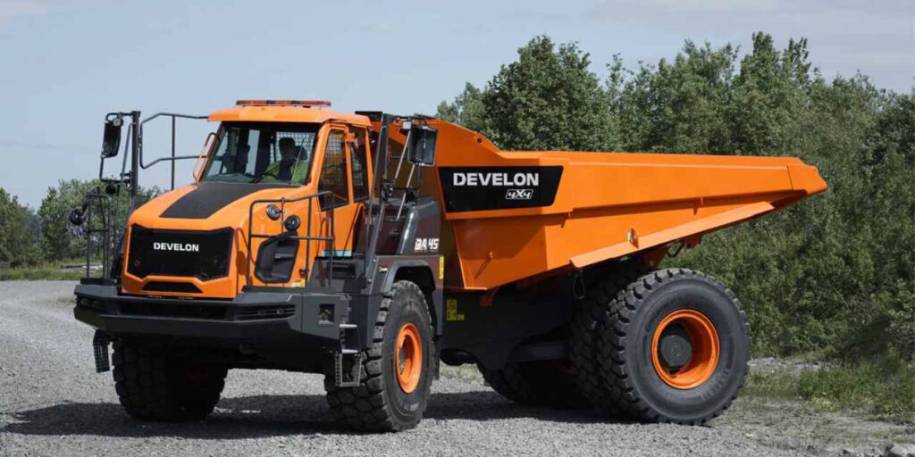 Wozidło przegubowe Develon DA45-7 z napędem 4x4