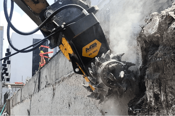 głowica urabiająca na placu budowy od firmy MB