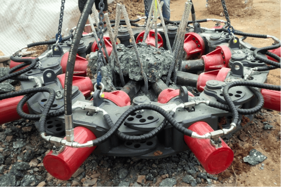 Łamacz pali od mbi na placu budowy