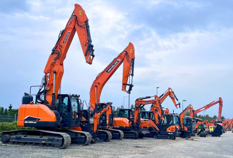 Wynajem maszyn - inwestycja w efektywność,Jak wygląda proces wynajmu sprzętu budowlanego?,Elastyczność,bezpieczeństwo i pełne wsparcie dla Twojej inwestycji,Wynajem maszyn budowlanych w Glomak Polska (Dawniej Grausch i Grausch),Dlaczego warto wybrać wynajem maszyn w Glomak Polska ?