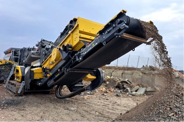 Transport i magazynowanie kruszywa: przenośniki mobilne,partner w recyklingu i maszynach budowlanych,wydajny przesiewacz skalpujący do profesjonalnej klasyfikacji materiału,mobilne przenośniki do zastosowań budowlanych,Rozdrabnianie materiału: kruszarki szczękowe i udarowe Keestrack,Skuteczny recykling na placu budowy w 3 etapach