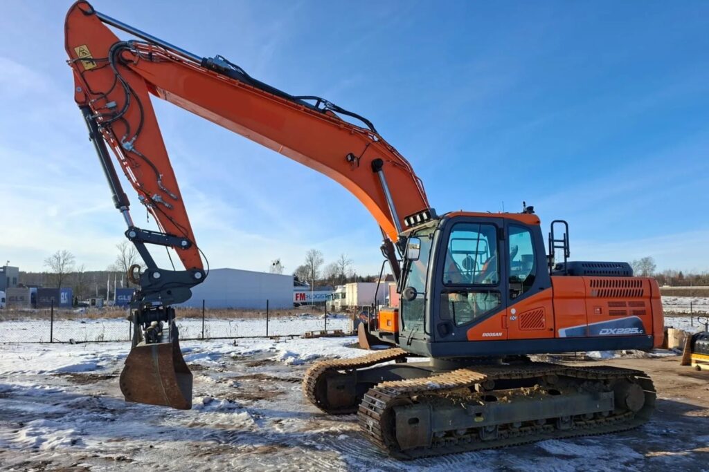DX85R,Koparka gąsienicowa Doosan DX85R-3 r.p 2021,Używana koparka gąsienicowa Doosan DX85R-3